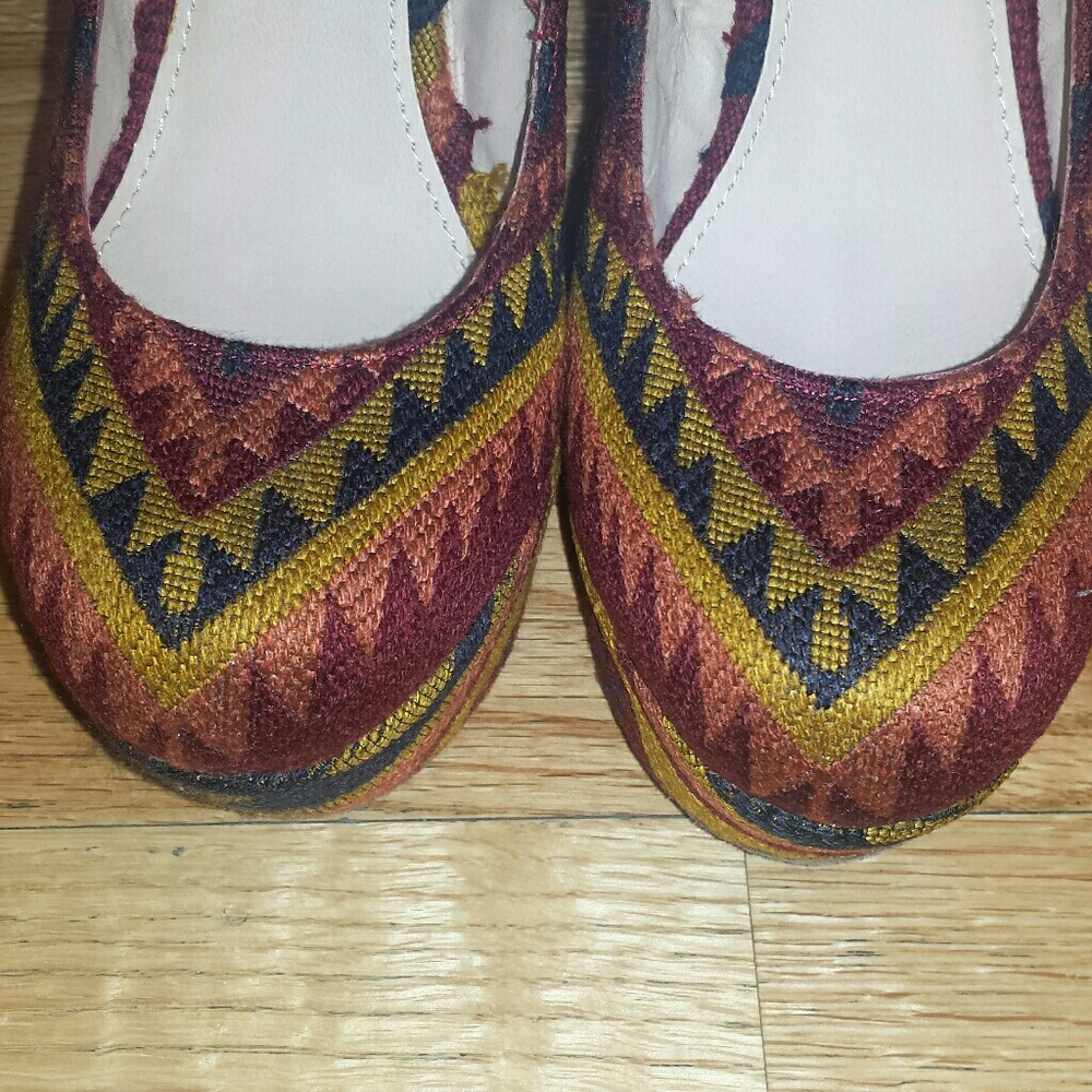 Shoes - Picture 5 of 7